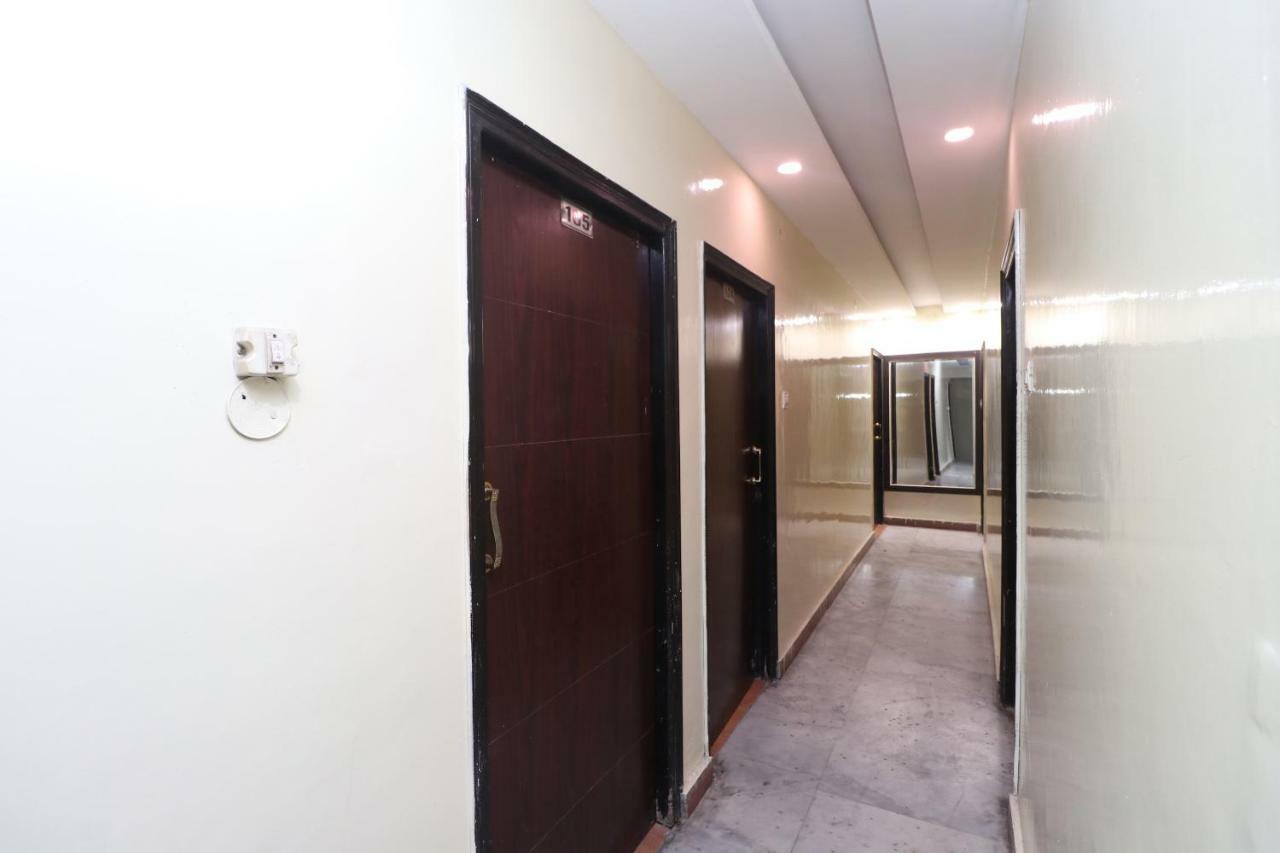 Oyo 29852 Hotel Golden View Abadpura Exterior foto