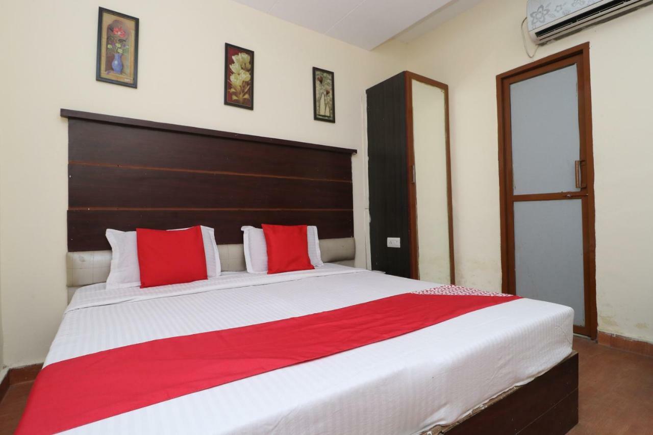 Oyo 29852 Hotel Golden View Abadpura Exterior foto